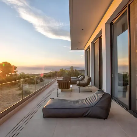 Camali, 8 Guests, Infinity Pool, Sea View Villa *