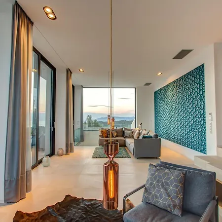 Camali, 8 Guests, Infinity Pool, Sea View * Manthiréa
