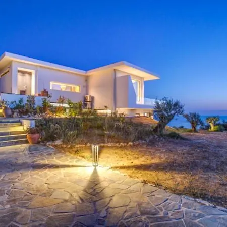 Villa Camali, 8 Guests, Infinity Pool, Sea View