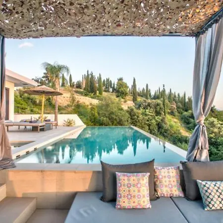 Camali, 8 Guests, Infinity Pool, Sea View * PELOPONNESE