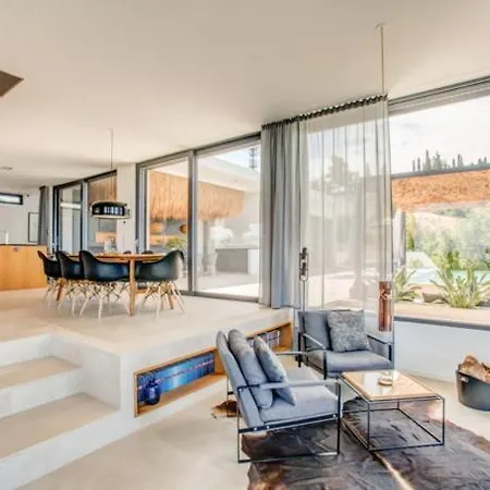 Camali, 8 Guests, Infinity Pool, Sea View Βίλα PELOPONNESE